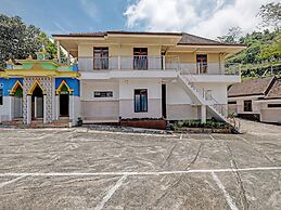 OYO Life 91677 Hotel Citra Dewi 3