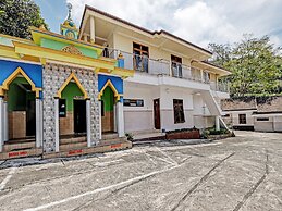 OYO Life 91677 Hotel Citra Dewi 3