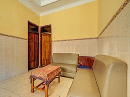 OYO Life 91677 Hotel Citra Dewi 3