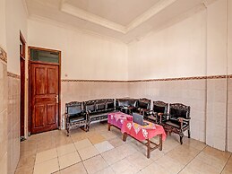 OYO Life 91677 Hotel Citra Dewi 3