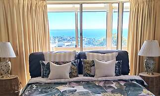 Logooner ocean house walking to beach