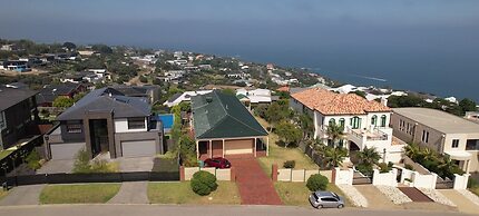 Logooner ocean house walking to beach