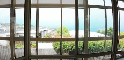 Logooner ocean house walking to beach