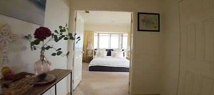 Logooner ocean house walking to beach