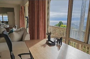 Logooner ocean house walking to beach