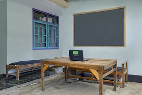 OYO Homes 91011 Eco Tourism Desa Cibodas Areng 1 Syariah