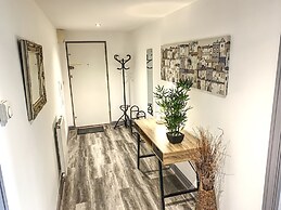 Toothbrush Apartments - 2 bed 2 bath apt