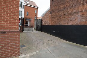 Toothbrush Apartments - 1 bed apartment