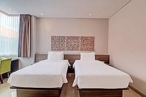 Townhouse Oak Signature Hotel