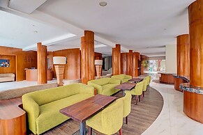 Townhouse Oak Signature Hotel