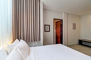 Townhouse Oak Signature Hotel