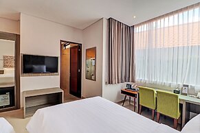 Townhouse Oak Signature Hotel