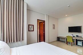 Townhouse Oak Signature Hotel