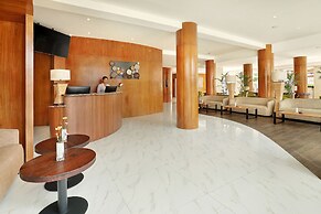 Townhouse Oak Signature Hotel