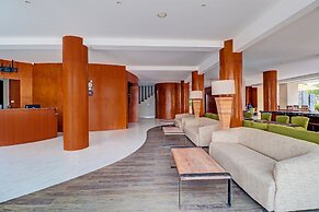 Townhouse Oak Signature Hotel