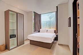 Townhouse Oak Signature Hotel