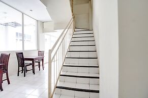 OYO 91035 De Ritz Residence