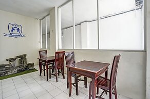 OYO 91035 De Ritz Residence