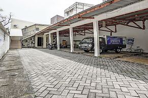 OYO 91035 De Ritz Residence