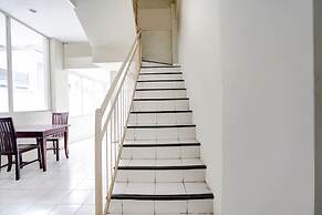 OYO 91035 De Ritz Residence