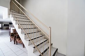 OYO 91035 De Ritz Residence