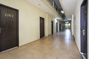 OYO 91035 De Ritz Residence