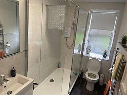 Rural Chapel Cottage, Near Airport, bar & hot tub