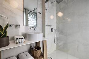 Melitina - Beautiful Waterfront 3 bed Room Villa