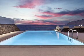 Melitina - Beautiful Waterfront 3 bed Room Villa