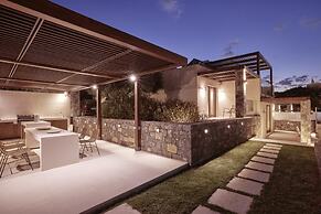 Melitina - Beautiful Waterfront 3 bed Room Villa