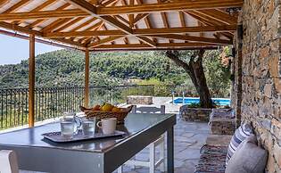 Oak Tree Cottage in Sporades