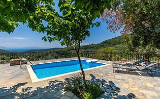 Oak Tree Cottage in Sporades
