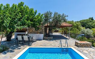 Oak Tree Cottage in Sporades