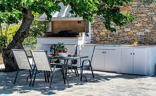 Oak Tree Cottage in Sporades
