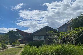 OYO 91073 Rantepao Lodge Near Patung Tedong Bonga