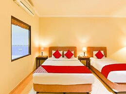 Super OYO Townhouse Oak Maxi Hotel Legian