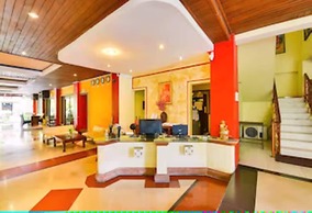 Super OYO Townhouse Oak Maxi Hotel Legian