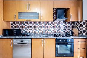 Flat in Maltepe With Balcony Near Shopping Malls