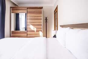 Flat in Maltepe With Balcony Near Shopping Malls