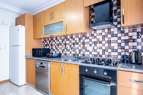 Flat in Maltepe With Balcony Near Shopping Malls