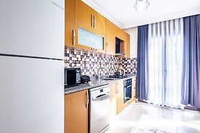 Flat in Maltepe With Balcony Near Shopping Malls