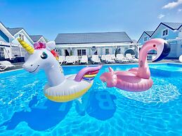 BALTIC FAMILY cottages Swimming pool Kids Club Bicycles