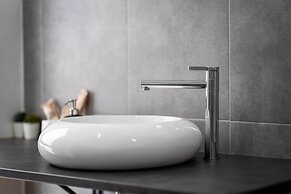 DANTE 138 CLASS ROOMS & APARTMENTS