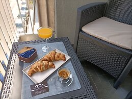 DANTE 138 CLASS ROOMS & APARTMENTS