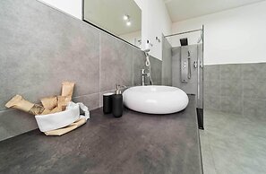 DANTE 138 CLASS ROOMS & APARTMENTS