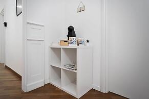 DANTE 138 CLASS ROOMS & APARTMENTS