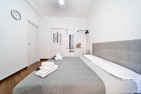 DANTE 138 CLASS ROOMS & APARTMENTS