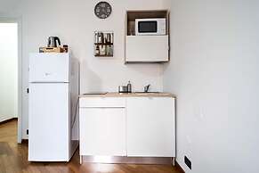 DANTE 138 CLASS ROOMS & APARTMENTS