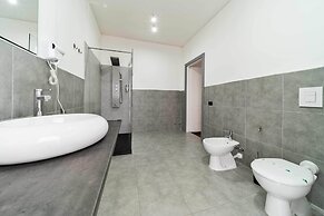 DANTE 138 CLASS ROOMS & APARTMENTS