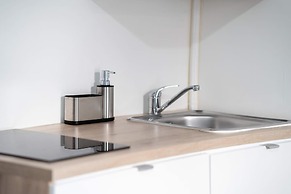 DANTE 138 CLASS ROOMS & APARTMENTS